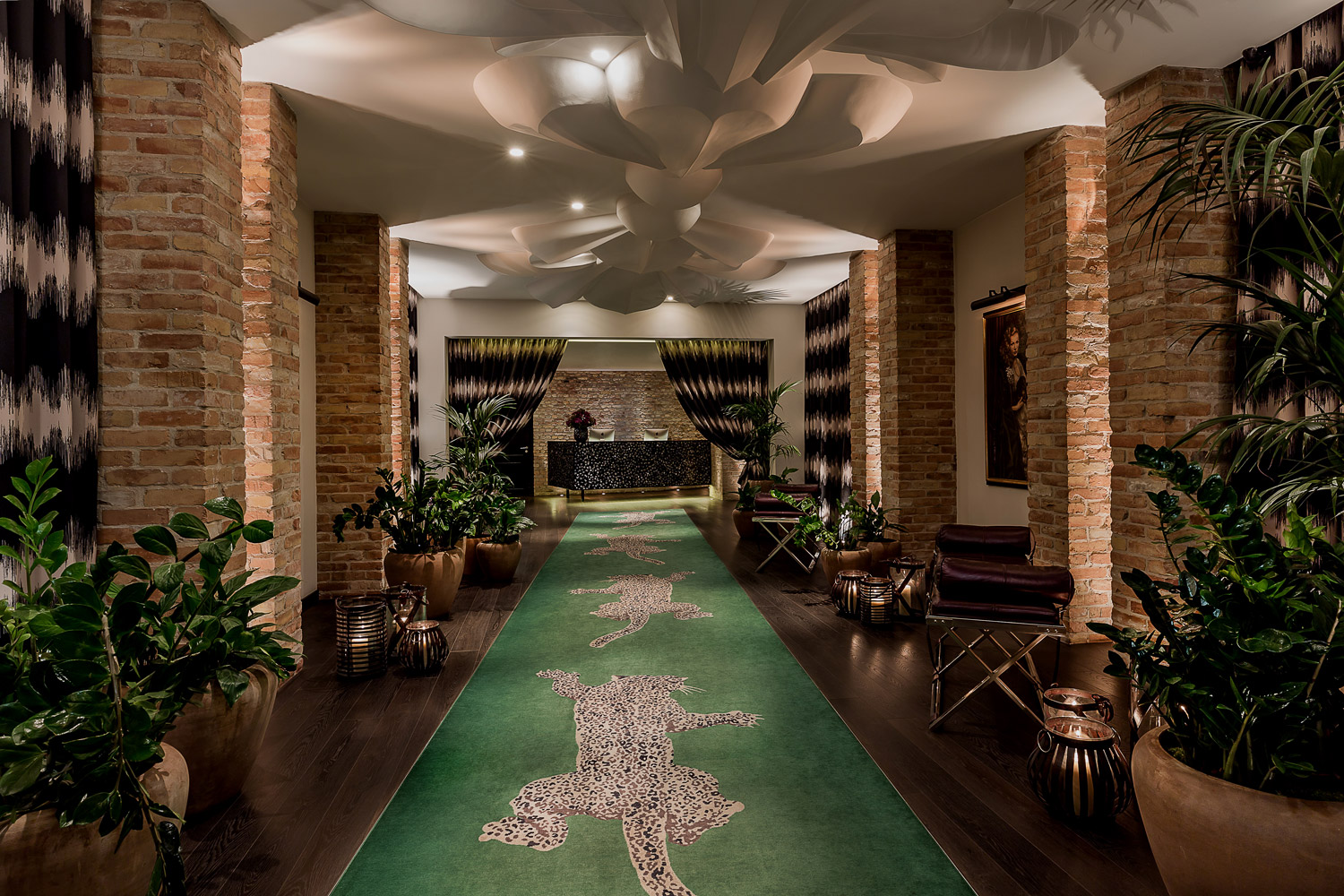 Hotel Zoo Entrance